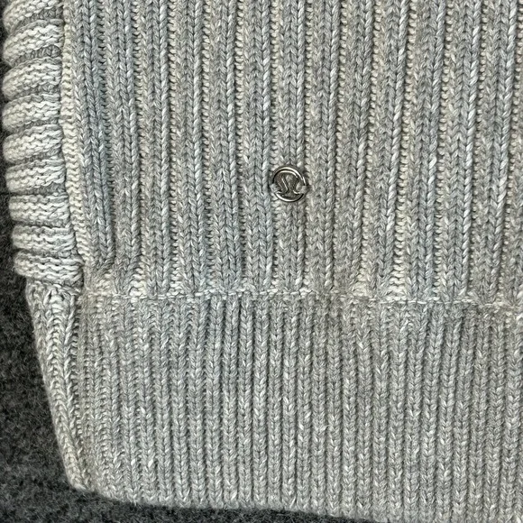 Lululemon Embrace Full Zip Hoodie Scuba Sweater -Gray - Women's Size 4 - EUC!!!! - Picture 9 of 16